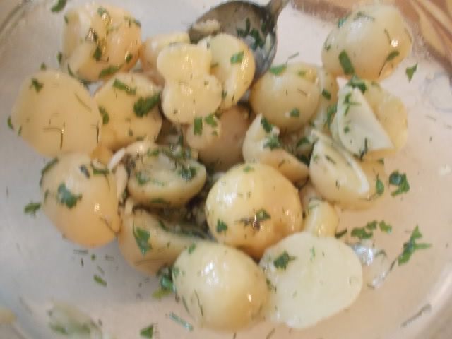 Картофельный салат с сельдью и горчичной заправкой &amp;quot;Любят все&amp;quot;