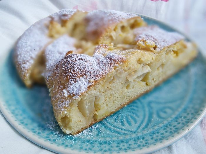 Творожный пирог с ванильным кремом и яблоками