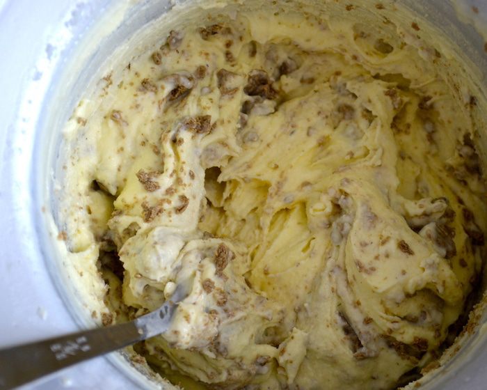 Сливочное мороженое с халвой