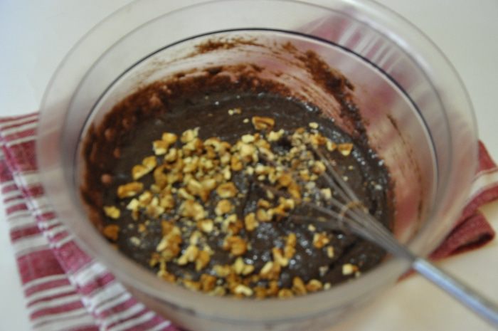 Черемуховый пирог с миндалем и грецкими орехами