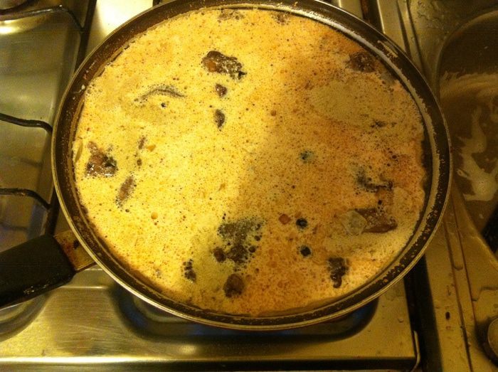 Печень ягненка в сметане