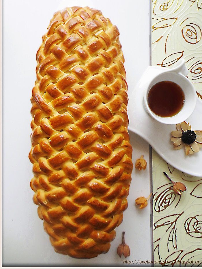 Пирог &amp;quot;Плетенка&amp;quot; с начинкой из яблок и изюма