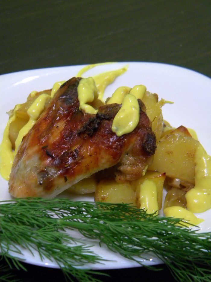 Ароматные крылышки с картошкой