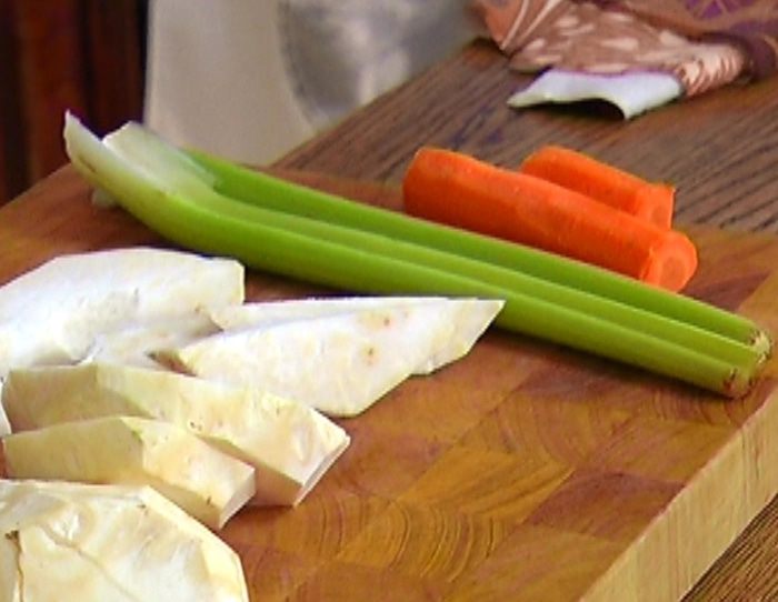 Средиземноморский салат с фасолью и артишоками 