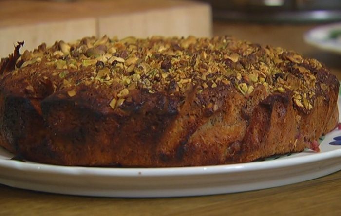 Ореховый пирог с вишней