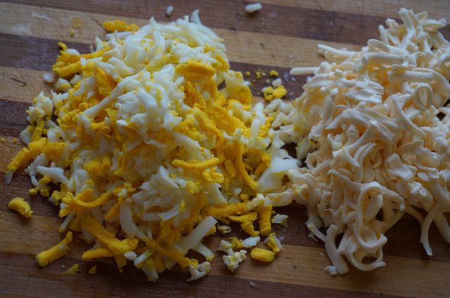 Помидоры, фаршированные еврейским салатом