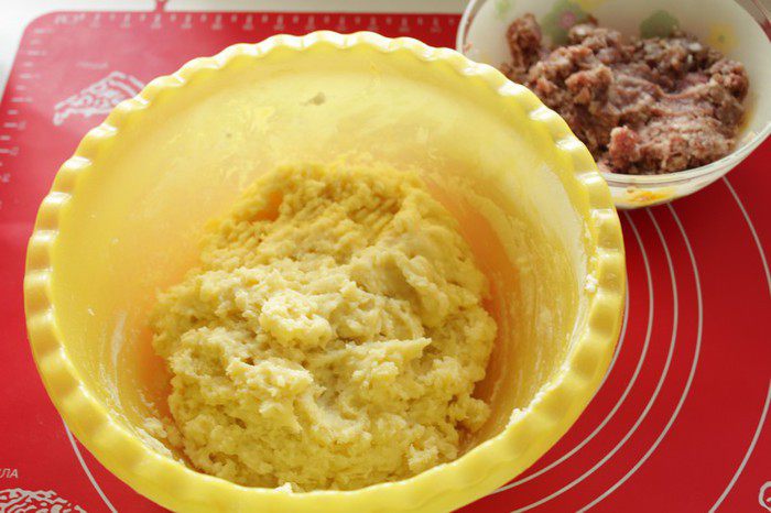 Запеченные картофельные шарики с фаршем