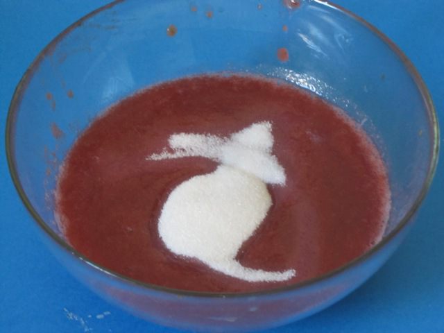 Суфле из слив со сгущенным молоком