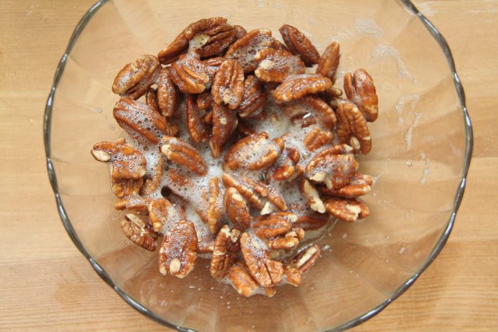 Чизкейк с корицей, яблоком и сахарным пеканом