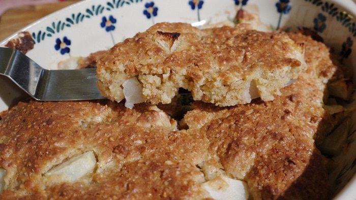 Легкий пирог с яблоком и грушей 