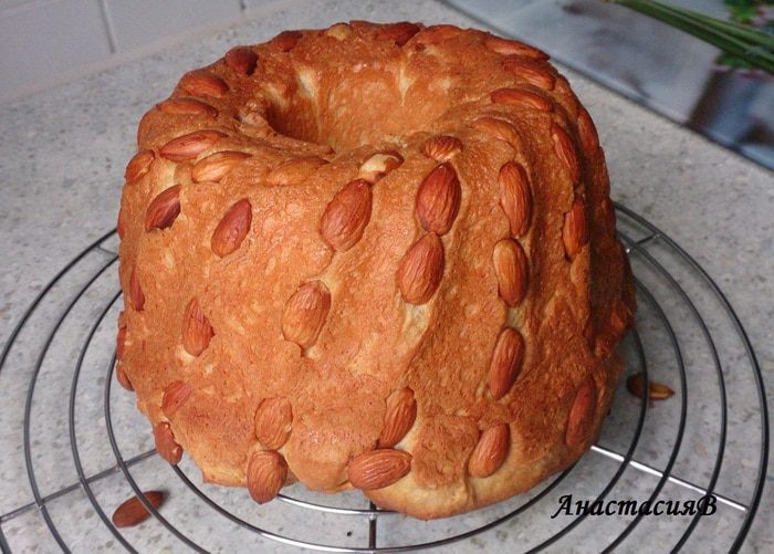 Кекс с миндалем