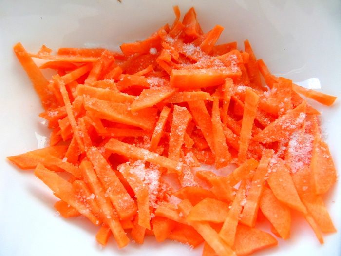 Рисовая вермишель с овощами и курицей