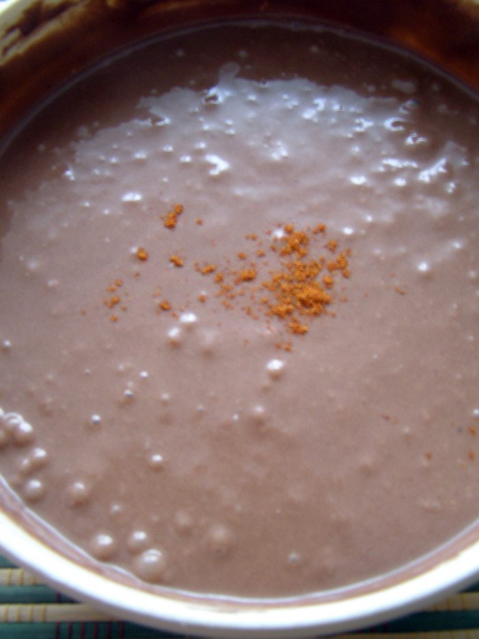 Шоколадное пирожное &amp;quot;Экспромт&amp;quot; со сливочным кремом и сливой