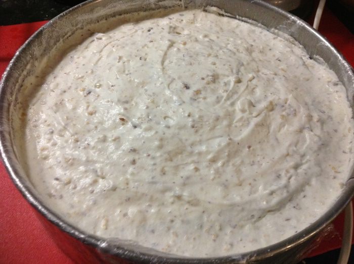 Сливочно-белковый десерт с фундуком