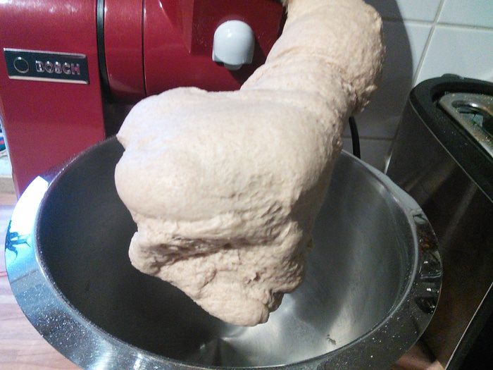 Цельнозерновой хлеб на закваске