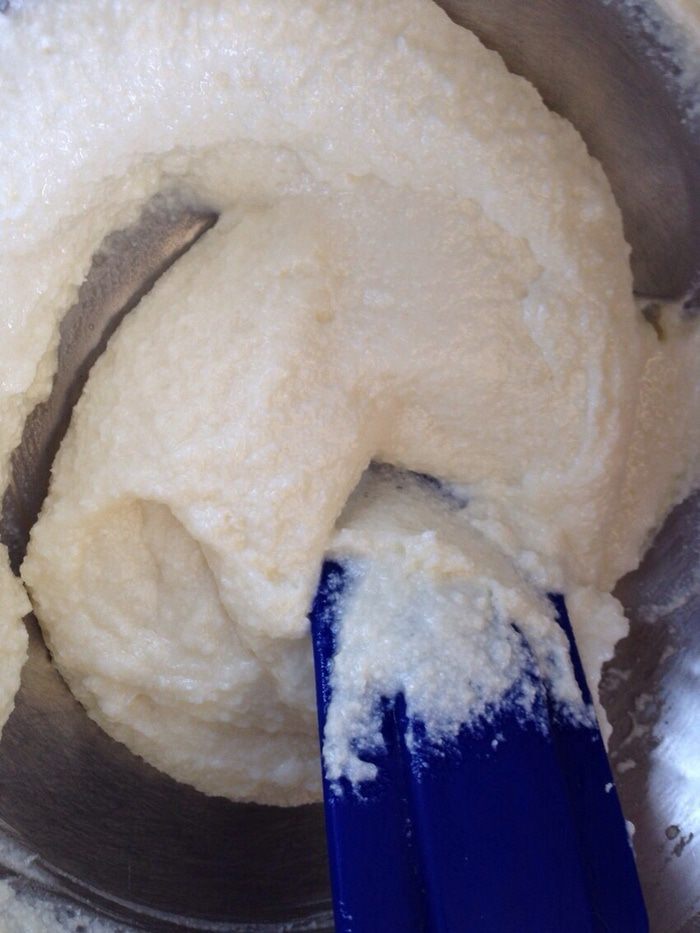 Сливовый пирог с ореховым крокантом