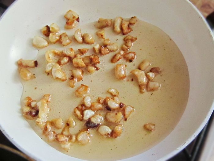 Луковый пирог со шпиком и сыром Джюгас 