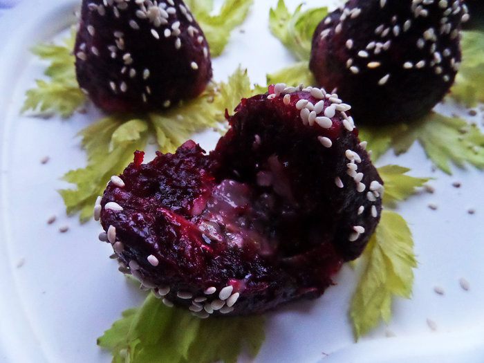 Свекольная &amp;quot;клубничка&amp;quot; с килькой