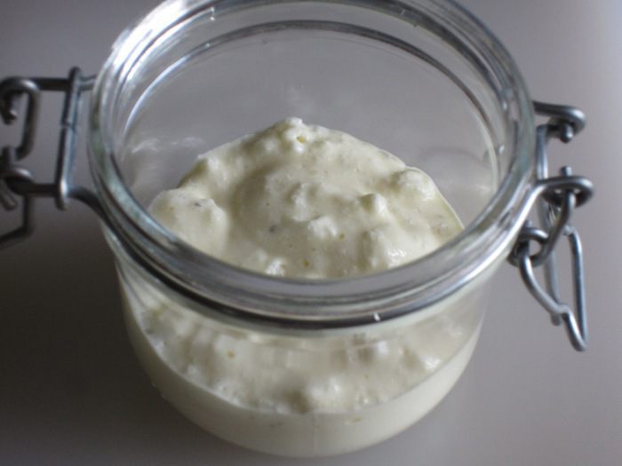 Мини-тирамису с томатным чатни и бальзамическим сиропом