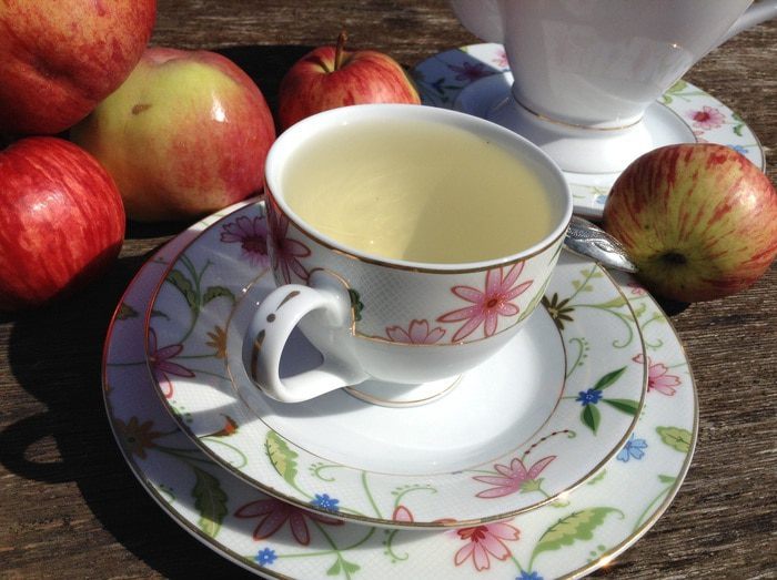 Цветочно-яблочный напиток