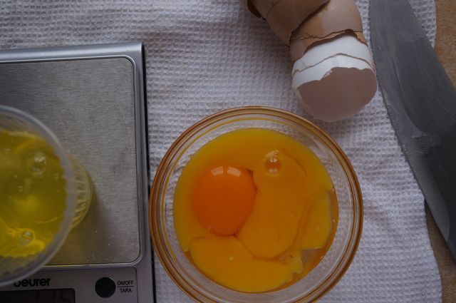 Воздушные рогалики с хрустящей ореховой начинкой (Українськи страви)