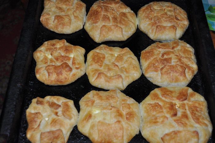 Плацинты из слоеного теста