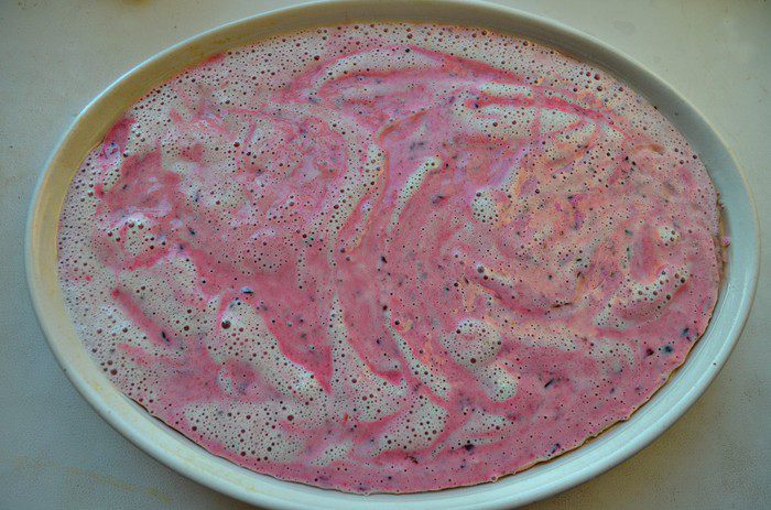 Творожное суфле с черной смородиной