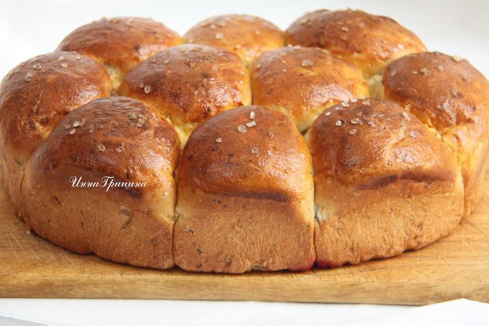 Каштановые булочки с брусникой