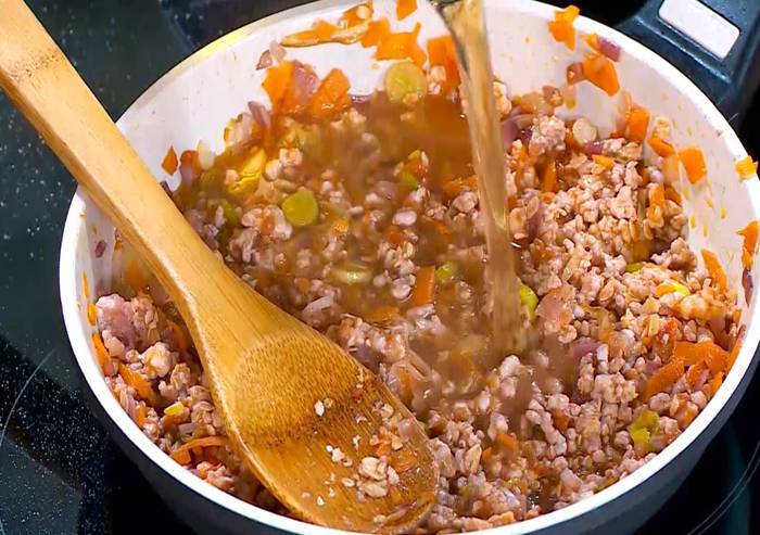 Тосты с индейкой и овощами 