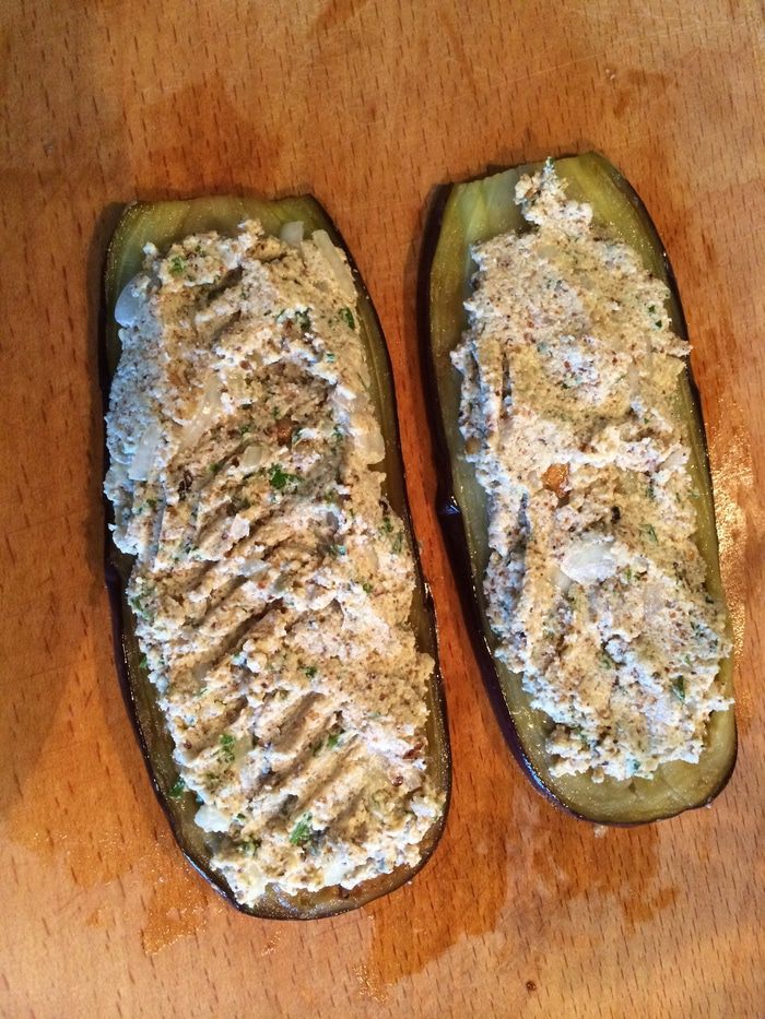 Баклажаны по-грузински с соусом сациви