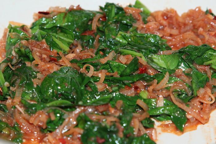 Лапша ширатаки со шпинатом