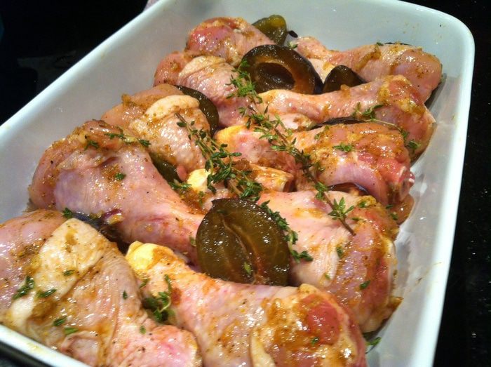Курица запеченная со сливами