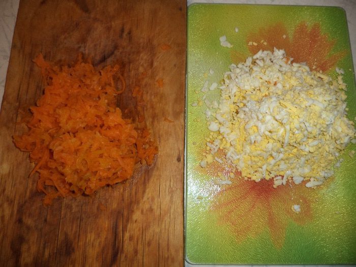 Салат &amp;quot;Праздничный&amp;quot; с черносливом, курицей и грибами