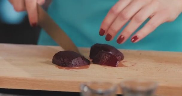 Норвежский салат из скумбрии со свеклой