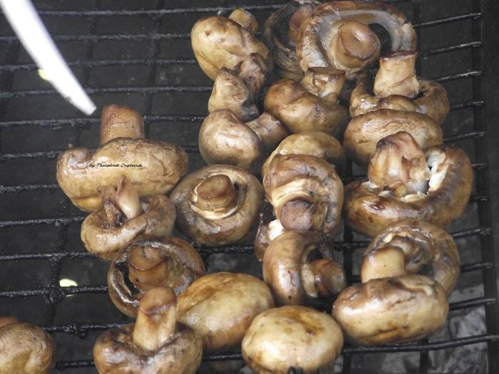 Шампиньоны, запеченные на мангале