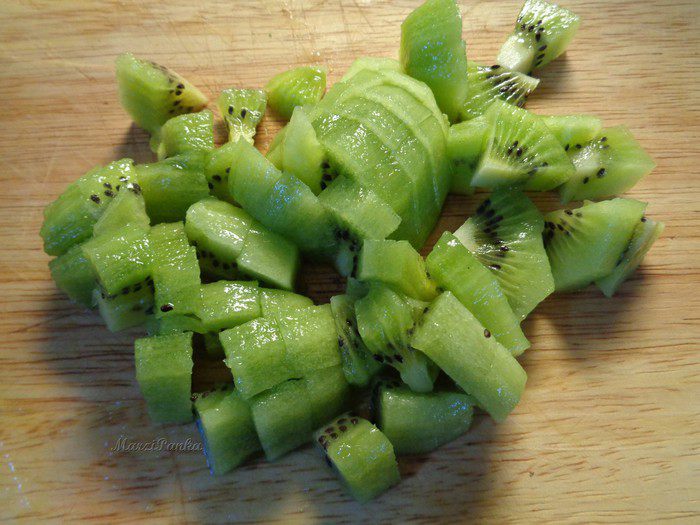 Фруктово-ягодный торт с нежным кремом из маскарпоне