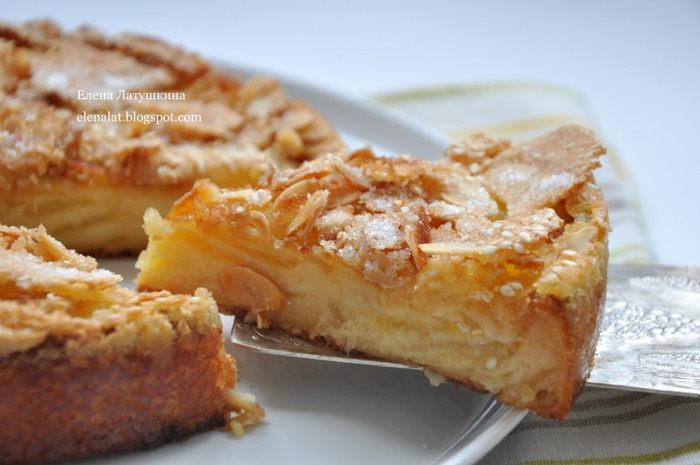 Нежный яблочно-грушевый пирог с хрустящей корочкой
