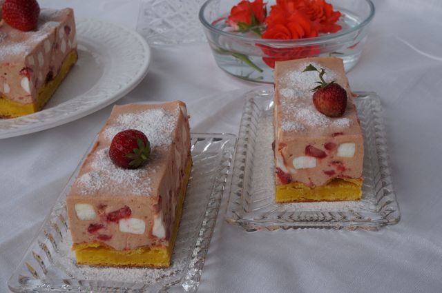 Клубничное шифоновое пирожное