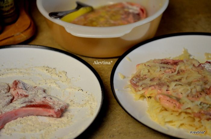  Свиные отбивные в картофеле