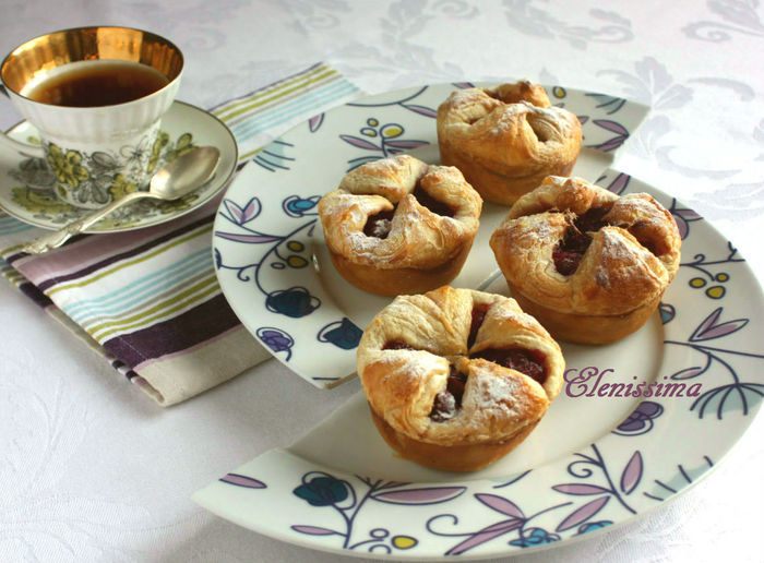 Пирожки с вишней