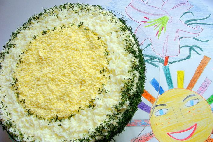 Закусочный сырно-сливочный торт с курицей