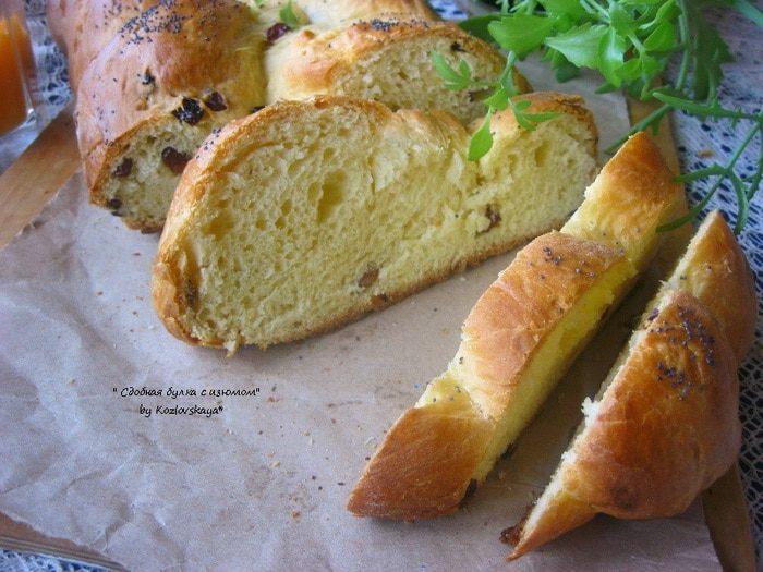 Сдобная булка с изюмом
