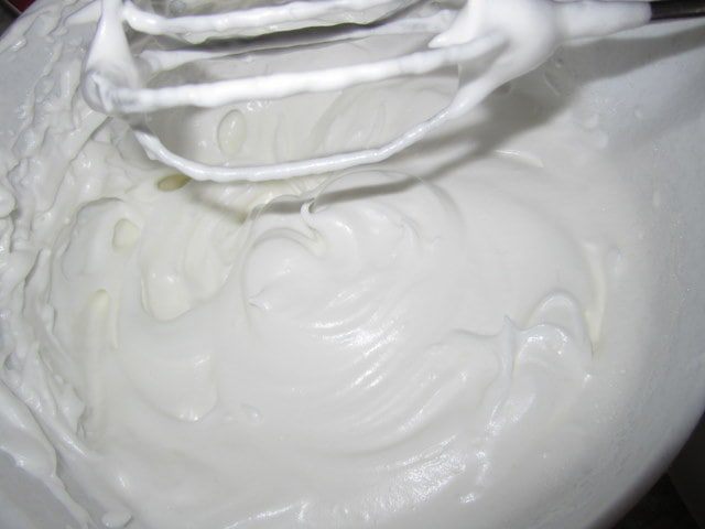 Два бисквита.