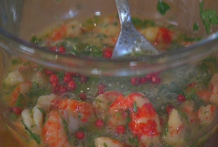 Тарты с раковыми шейками и зеленью