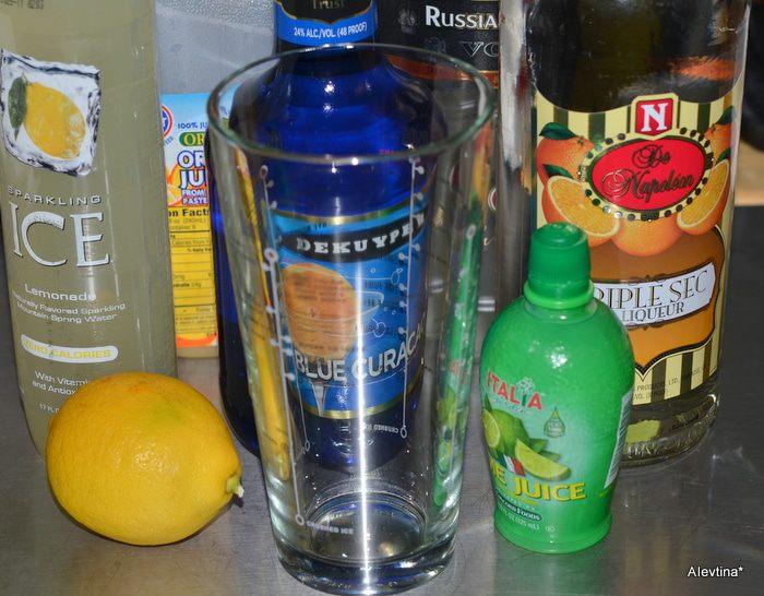 Коктейль с Кюрасао ликером