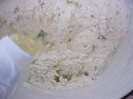 Хлеб на пиве с сыром и укропом