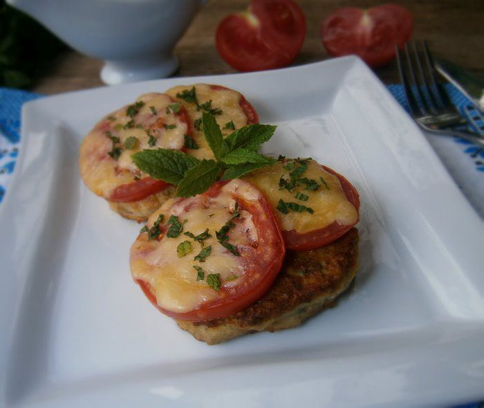 Куриные котлеты с кабачком и мятой