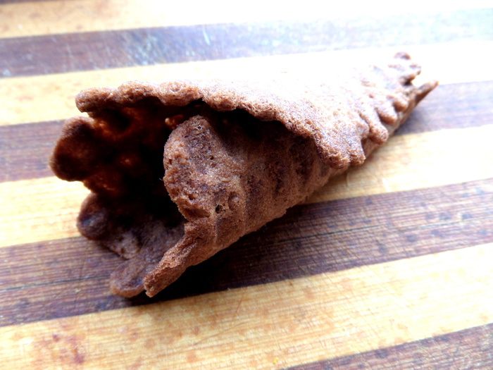 Вафли шоколадные с кокосовой стружкой