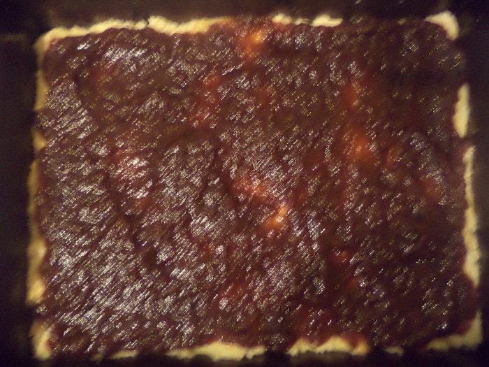 Пирожные из песочного теста с сухофруктами