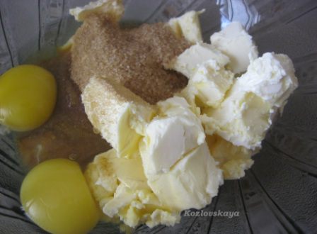 Овсяное печенье с ромово-изюмовым кремом